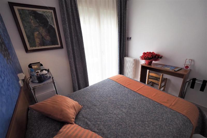 Single Room with Balcony image 2