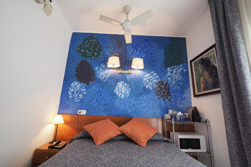 Single Room with Balcony image 4