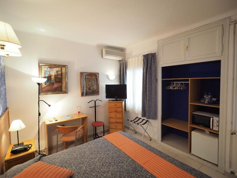 Hotel Montserrat - image 42
