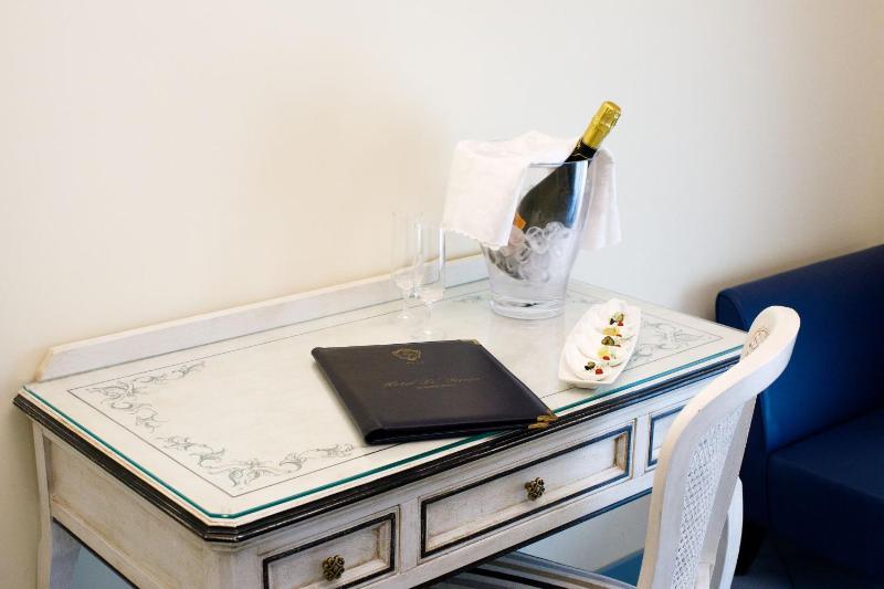 Double or Twin Room with Balcony image 3