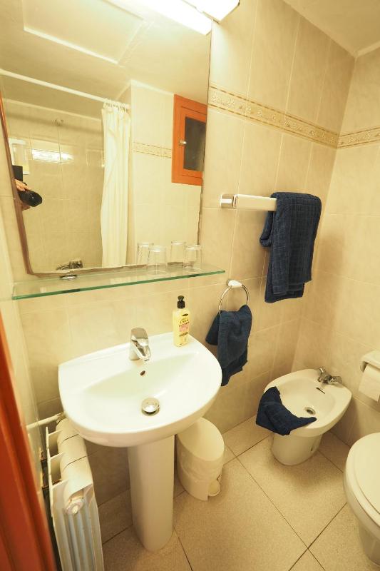 Double or Twin Room with Balcony image 3