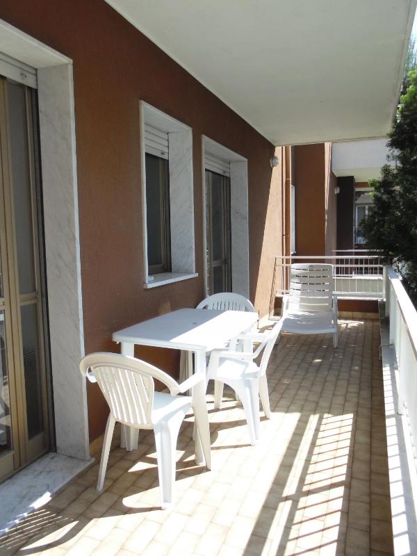 One-Bedroom Apartment (5 Adults) image 1