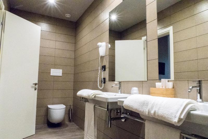 Suite image 4