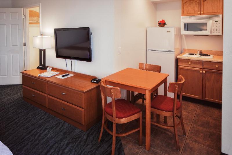 Queen Suite image 2