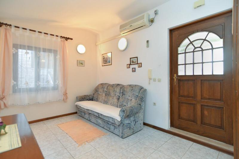 Apartments Vrcevan 811 - image 12