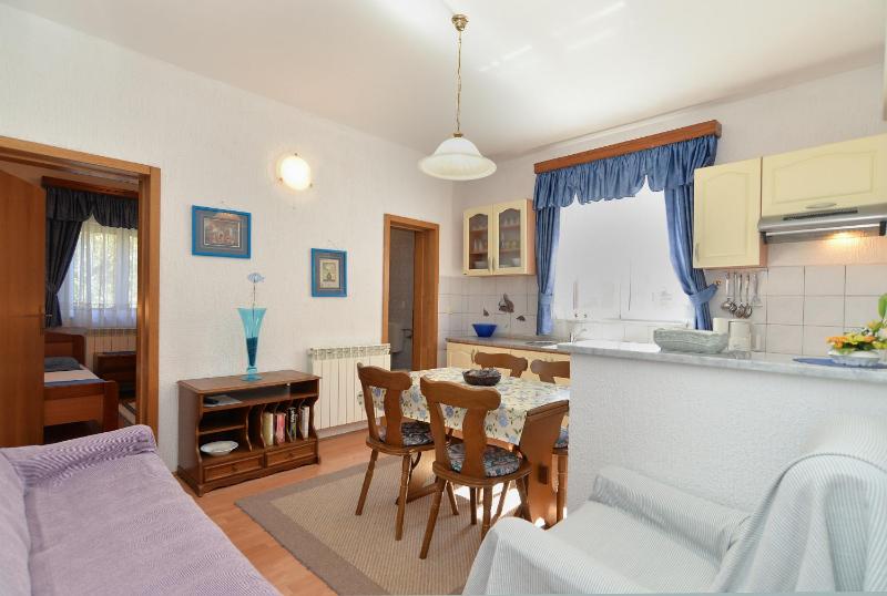 Apartments Vrcevan 811 - image 13