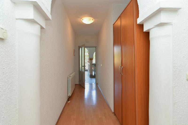 Apartments Vrcevan 811 - image 42