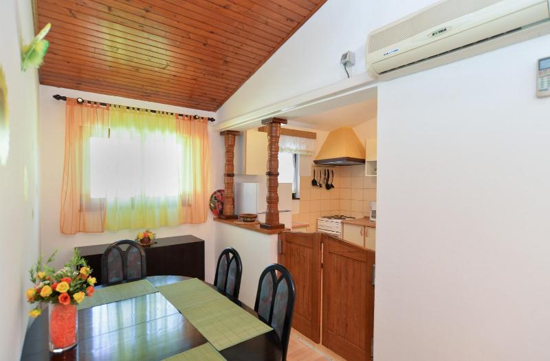 Apartments Vrcevan 811 - image 20