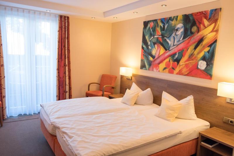 Double Room - Lake Side image 3