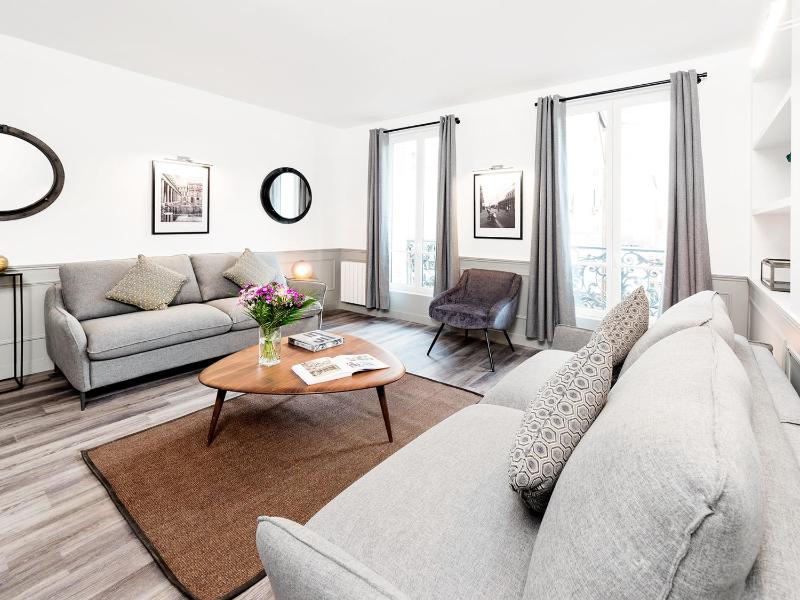 Three Bedroom Apartment image 2