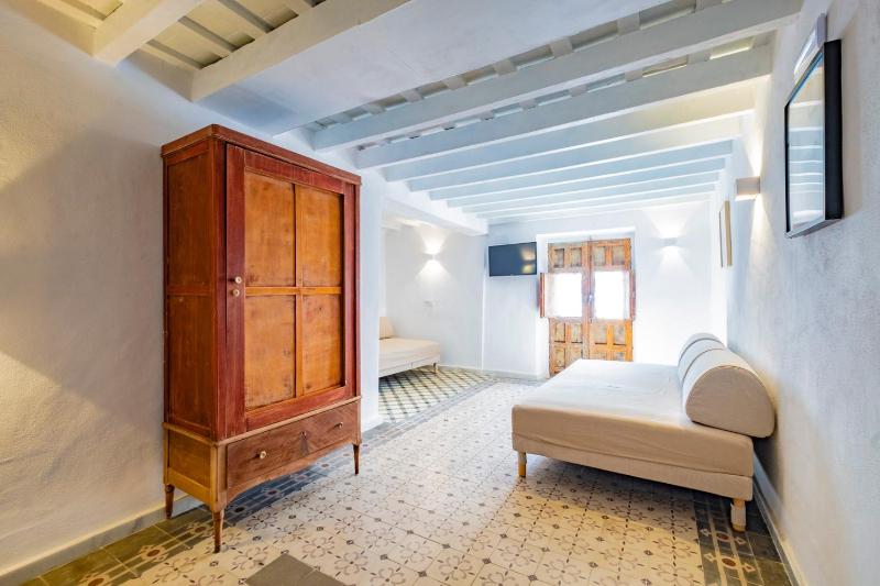 Deluxe Double Room image 2