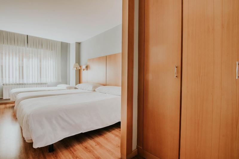 Executive Triple Room image 4