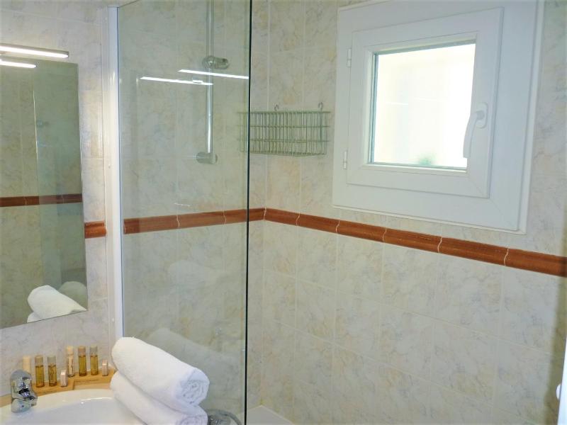 Standard Apartment image 3