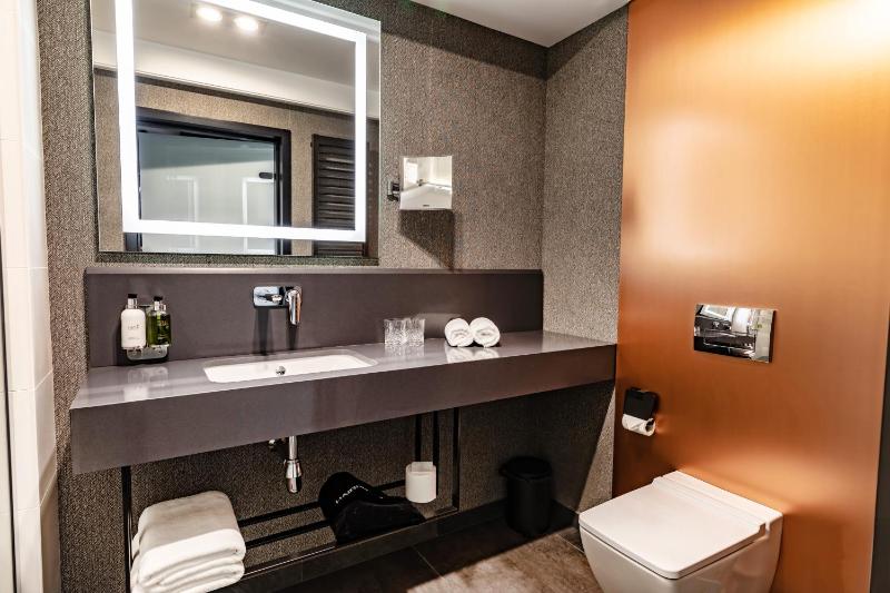 Deluxe Double Room image 2