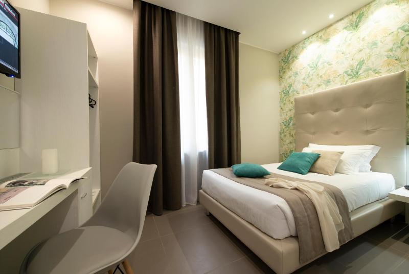 Classic Single Room image 3