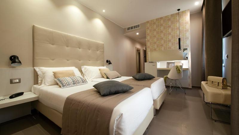 Superior Double or Twin Room with Terrace image 4