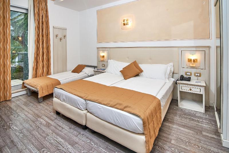 Triple Room with Garden View image 1