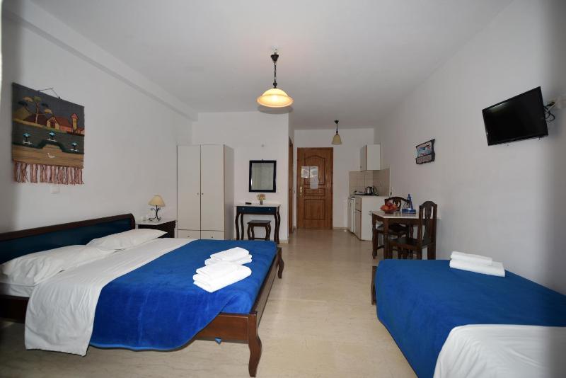 Studio (3 Adults) with Garden View - Ground Floor image 2