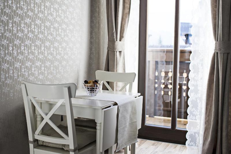 One-Bedroom Apartment with Balcony image 4