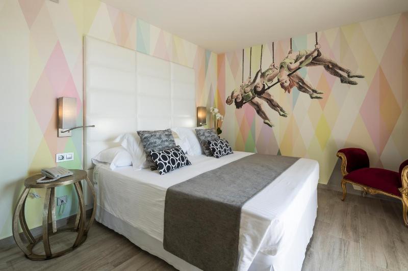 Superior Suite with Sea View image 4