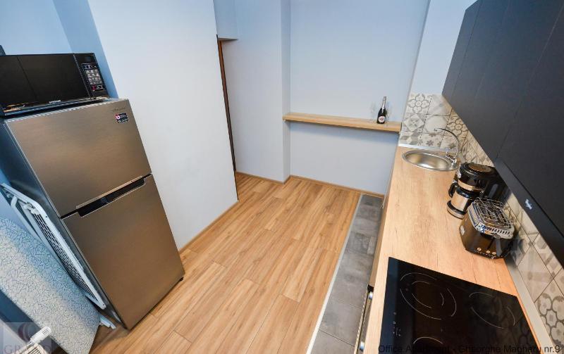 One-Bedroom Apartment image 3
