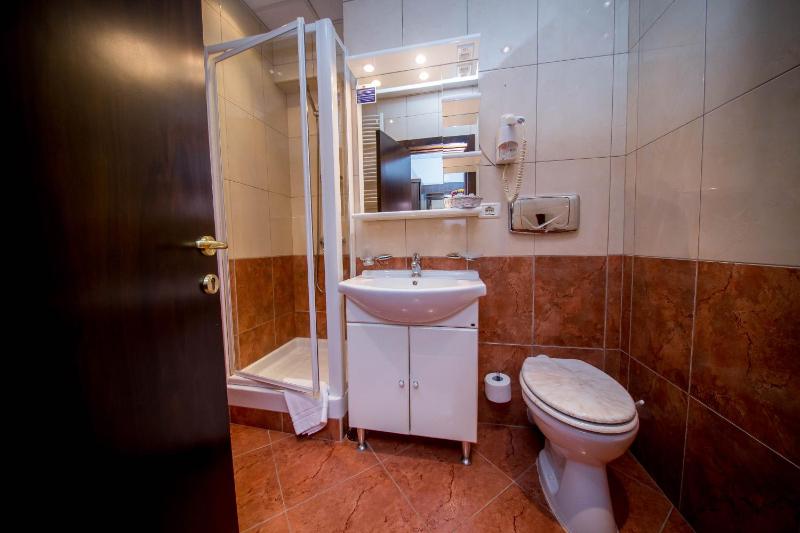 Standard Single Room image 2