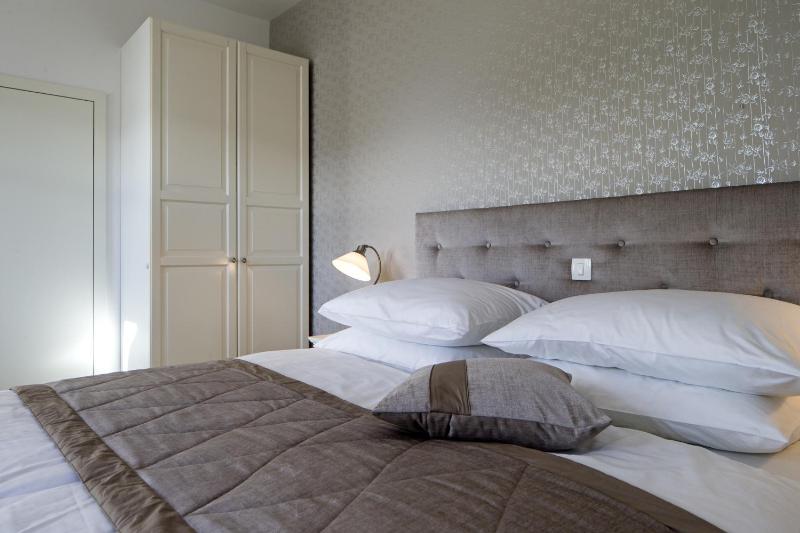 One-Bedroom Apartment with Balcony image 3