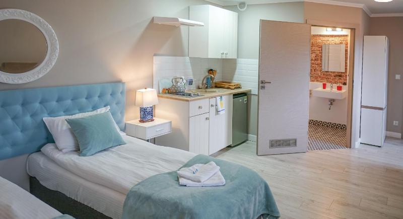 Deluxe Double Room with Extra Bed image 1