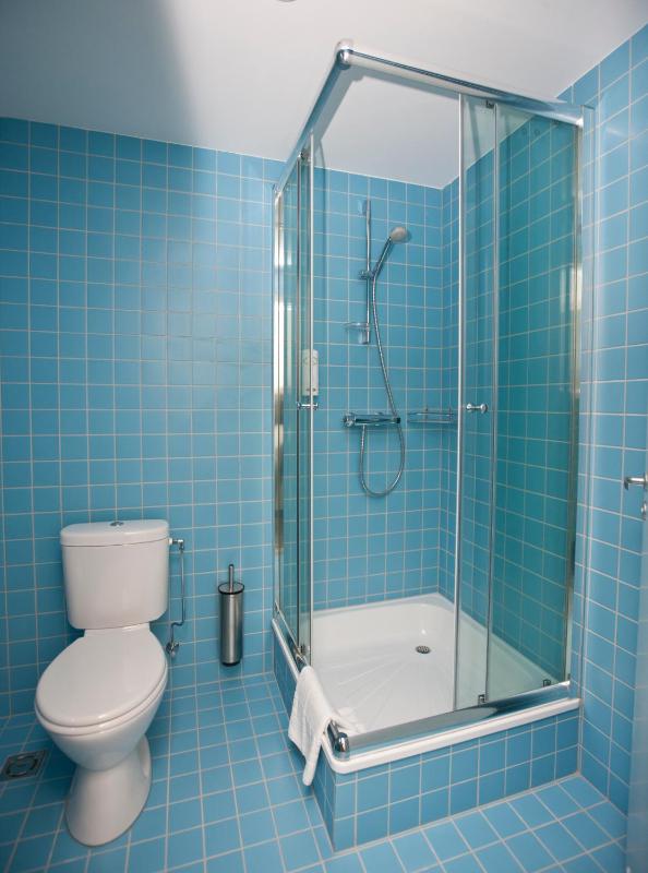 Quadruple Room image 2