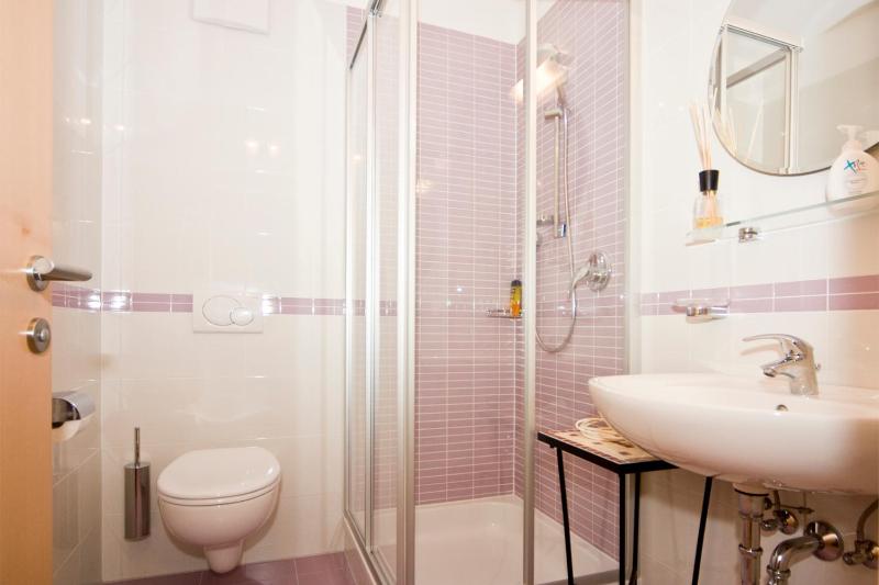 Double Room image 4