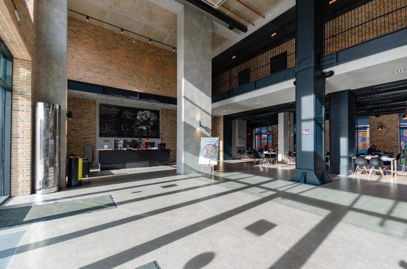 Studio Apartment with Sea View image 3