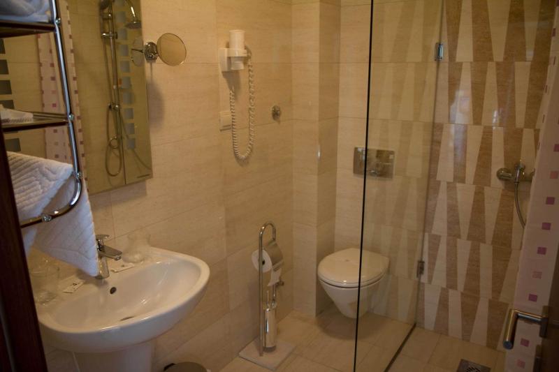 Special Offer - Double or Twin Room image 4