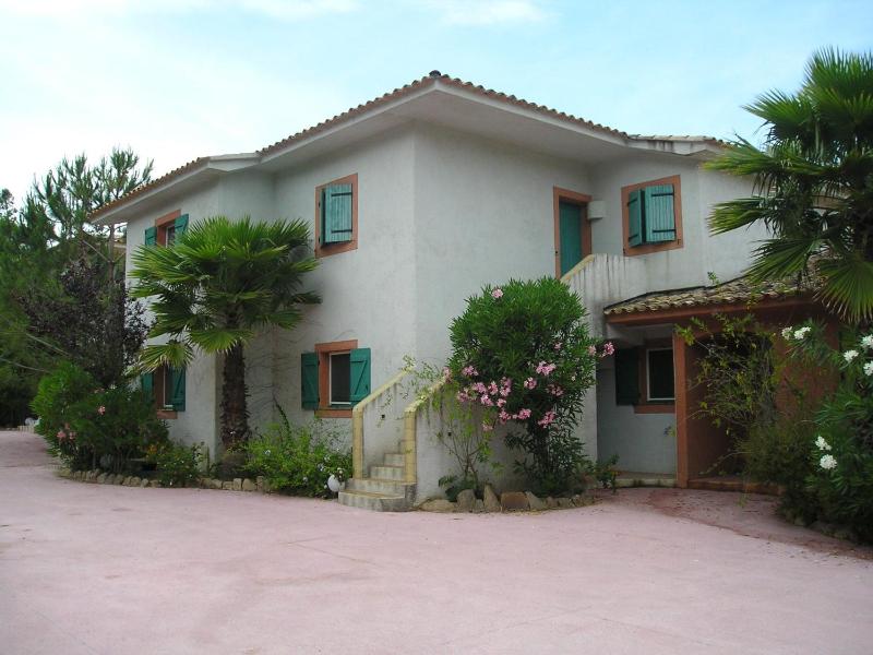 One-Bedroom Villa with Air Conditioning image 4