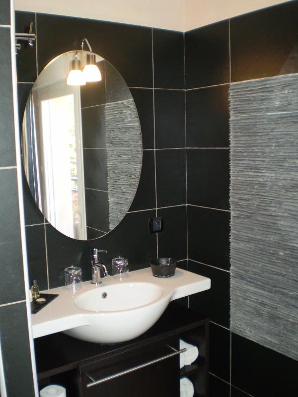 Standard Double Room image 2