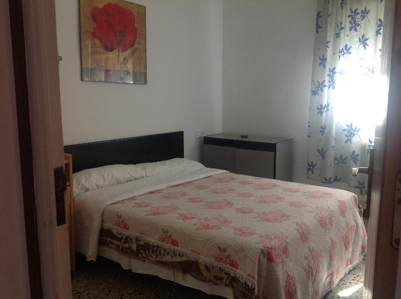 Double or Twin Room with Shared Bathroom image 1