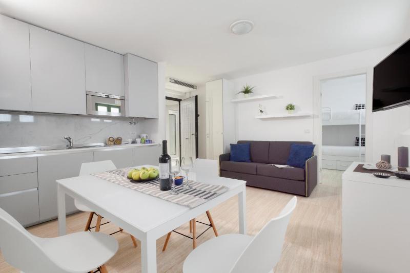 One-Bedroom Apartment image 1