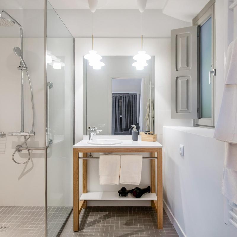 Twin Room with Terrace image 4
