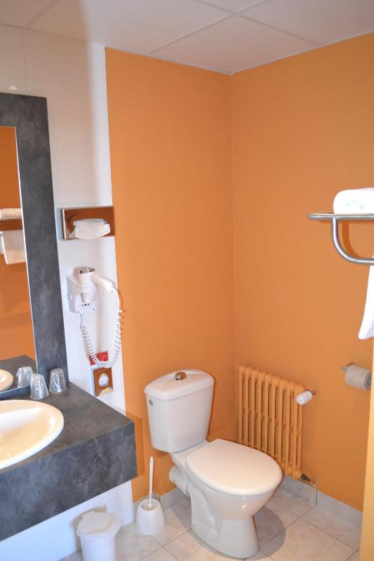 Superior Triple Room image 2