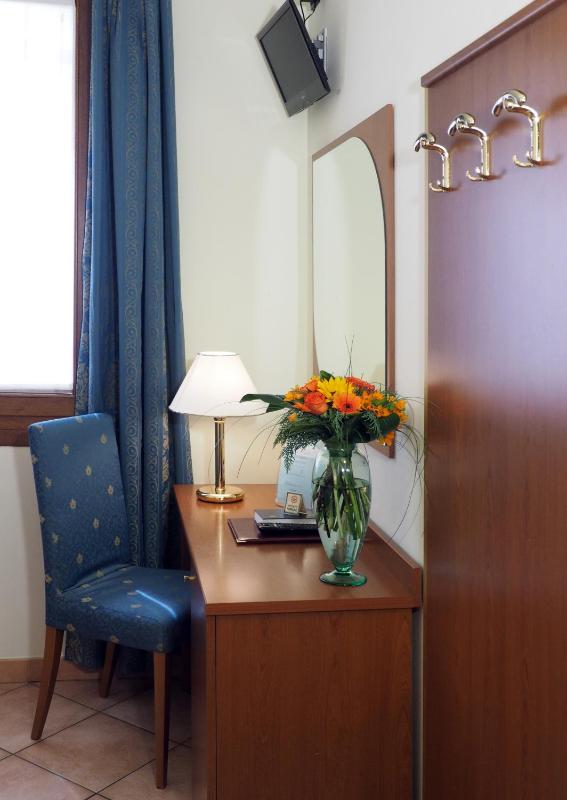 Hotel Cris - image 11