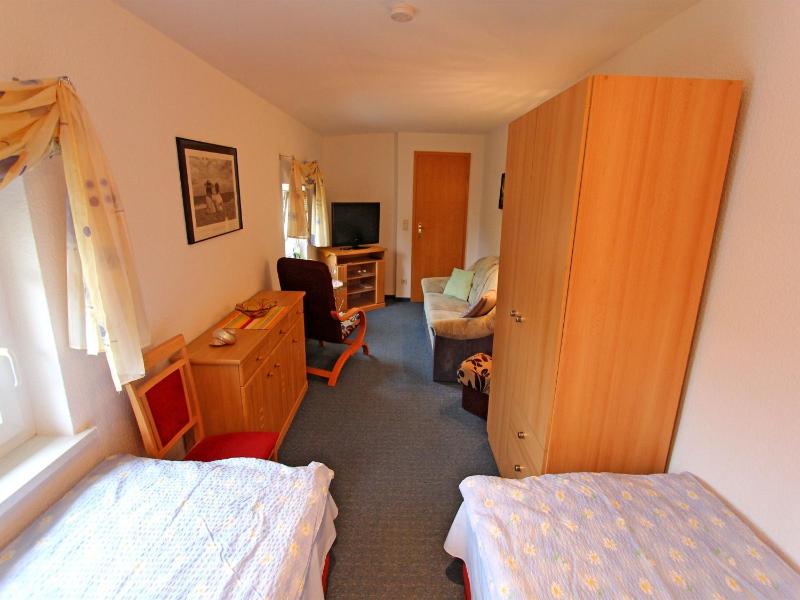 One-Bedroom Apartment image 3