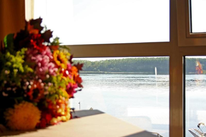 Deluxe Double or Twin Room with River View image 4