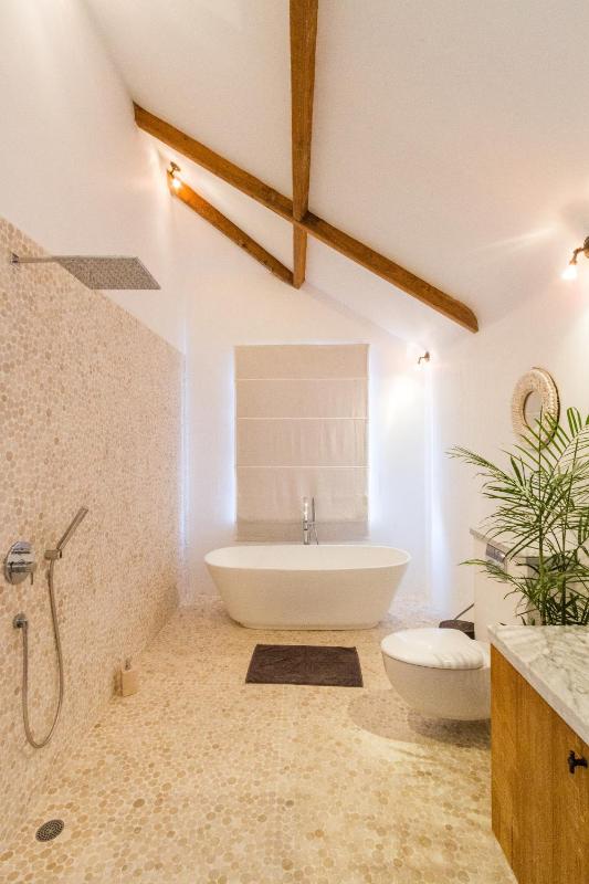 Villa Taijasa - Luxury 5BR Villa with 20m Pool - image 8