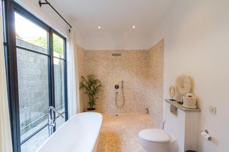 Villa Taijasa - Luxury 5BR Villa with 20m Pool - image 3