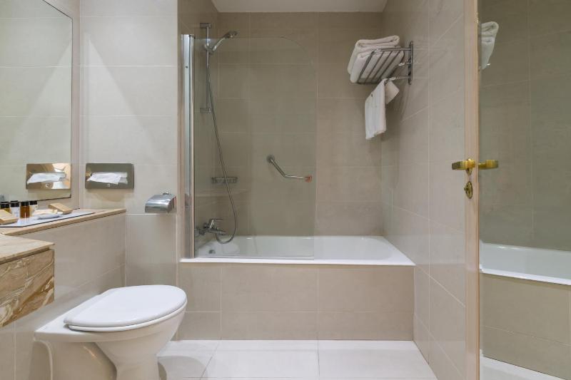 Double Room with Side Sea View image 4