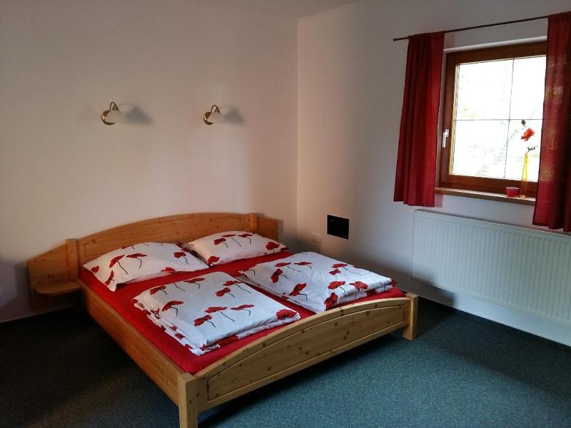 Double Room with Extra Bed image 2