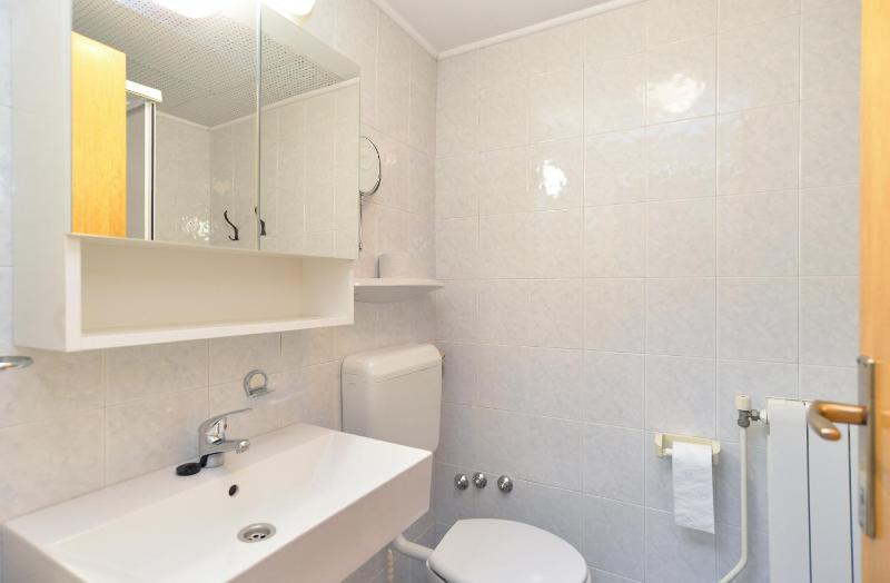 Apartment image 3