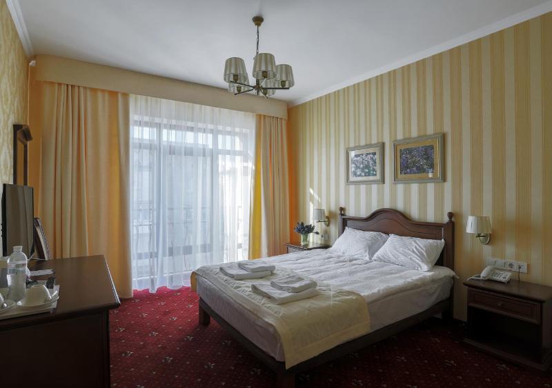 Standard Double Room image 4