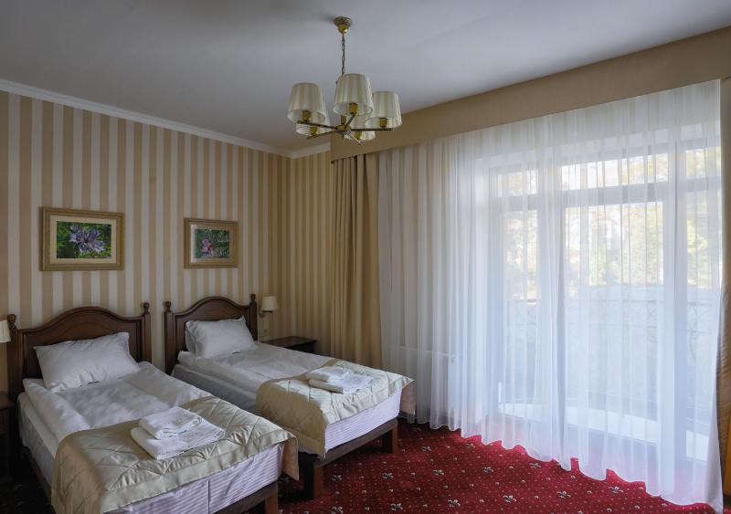 Twin Room image 1