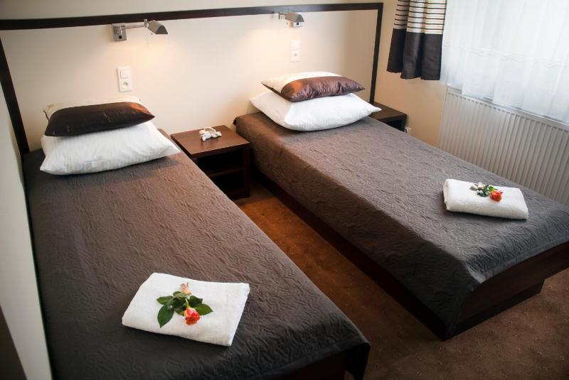 Double or Twin Room image 2