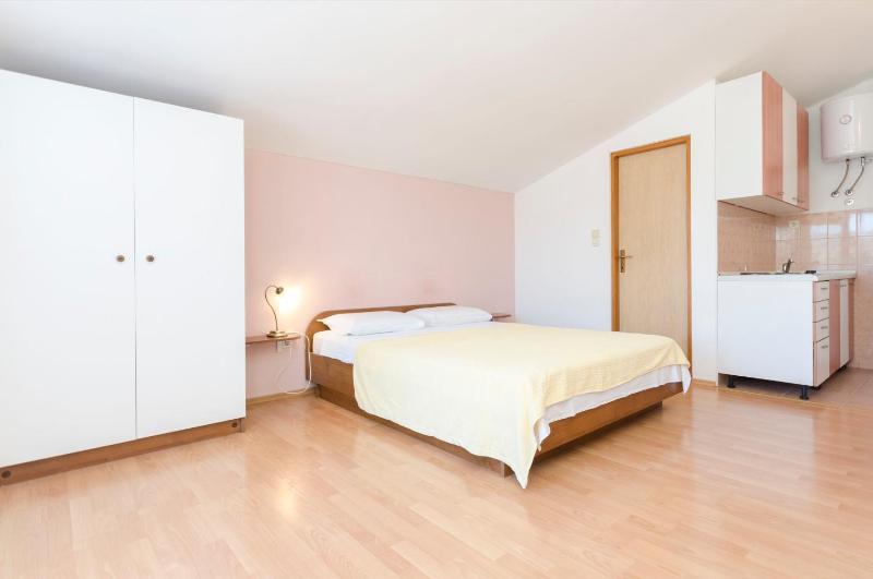 Apartments Sweet garden - image 14